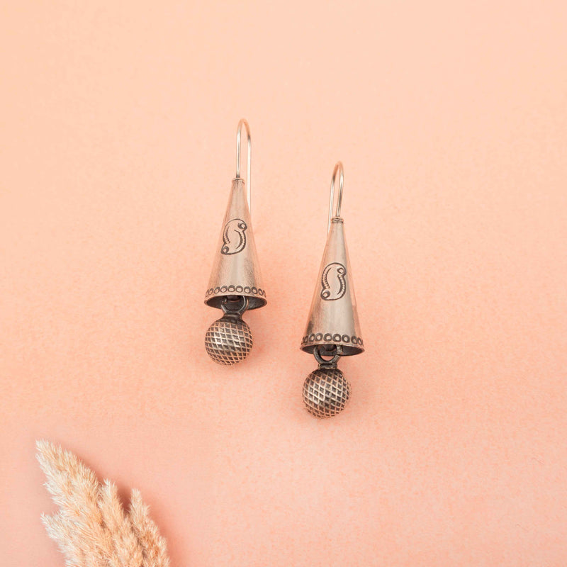 Tattva Vintage Inspired Mandaai Fish Hook Earring
