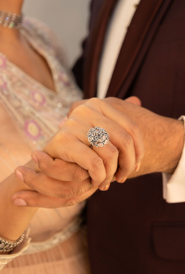 Essence Fine Scintillating Ring