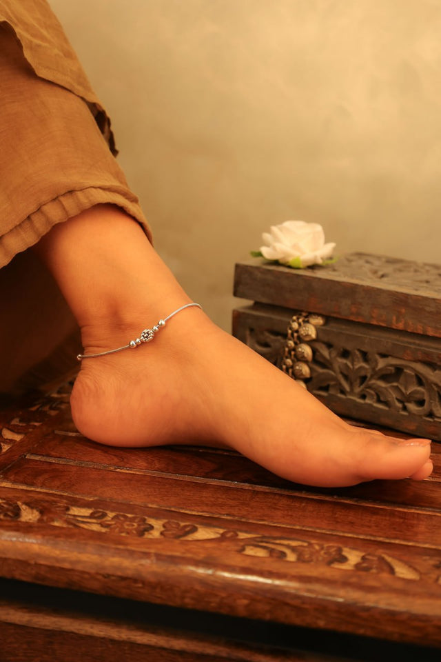 Adya Intricate Everyday Anklet