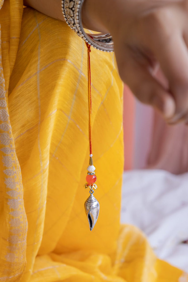 Adya  Shankha Pendant Lumba Rakhi