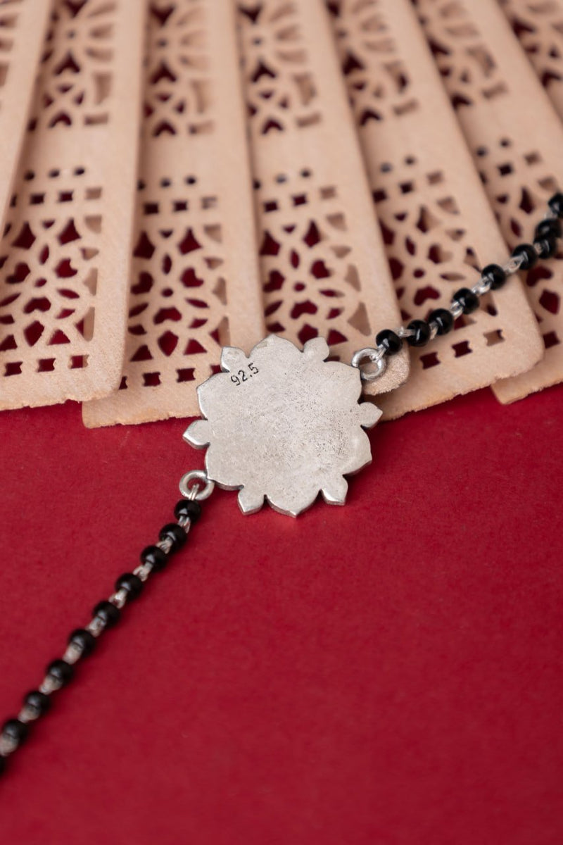 Anvaya Om Yantra Mangalsutra