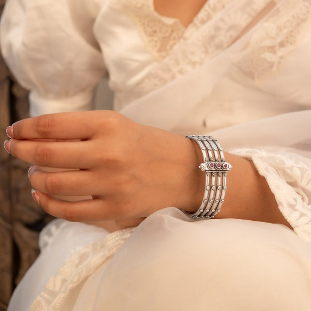 Anvaya Timeless Layered Kada
