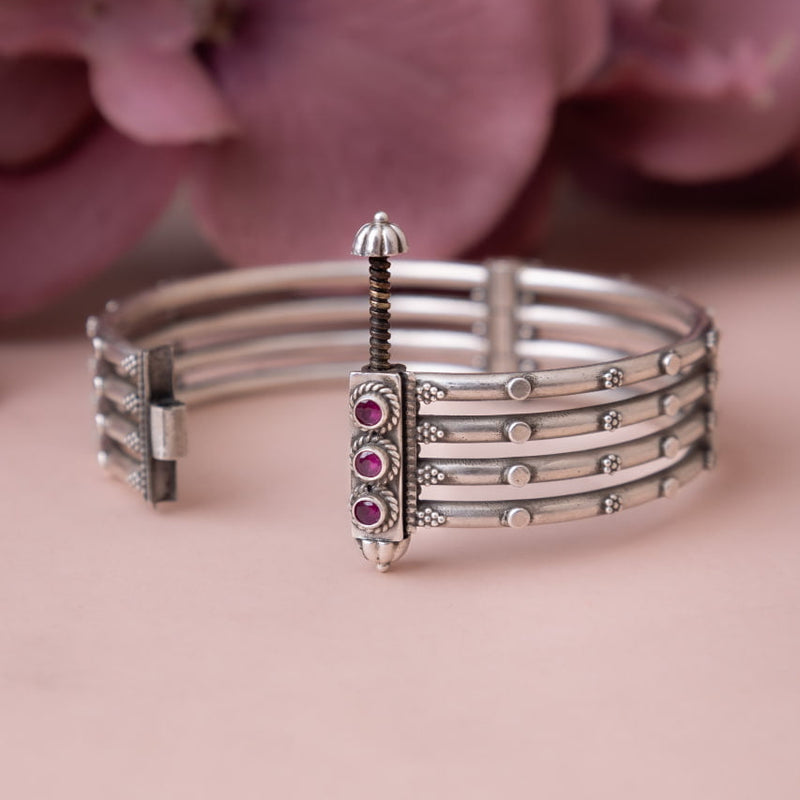 Anvaya Timeless Layered Kada