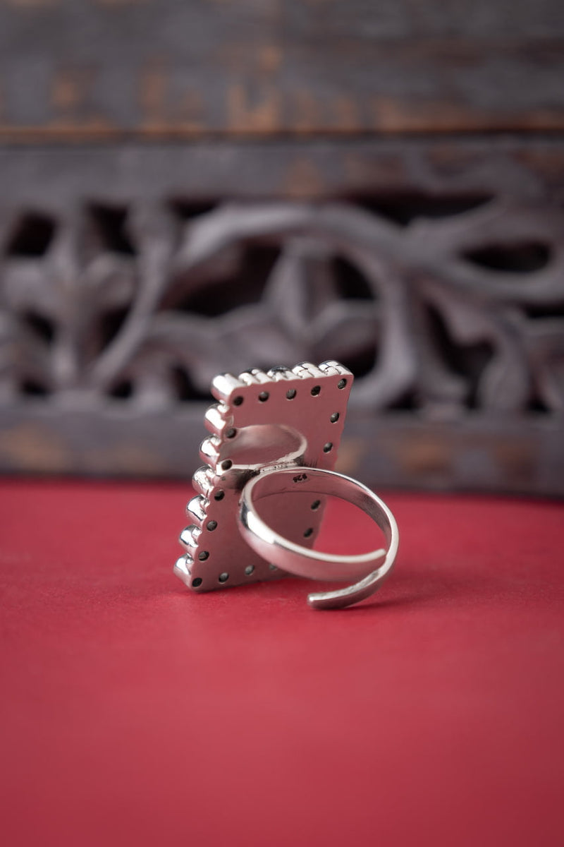 Essence Jadau Cocktail Ring