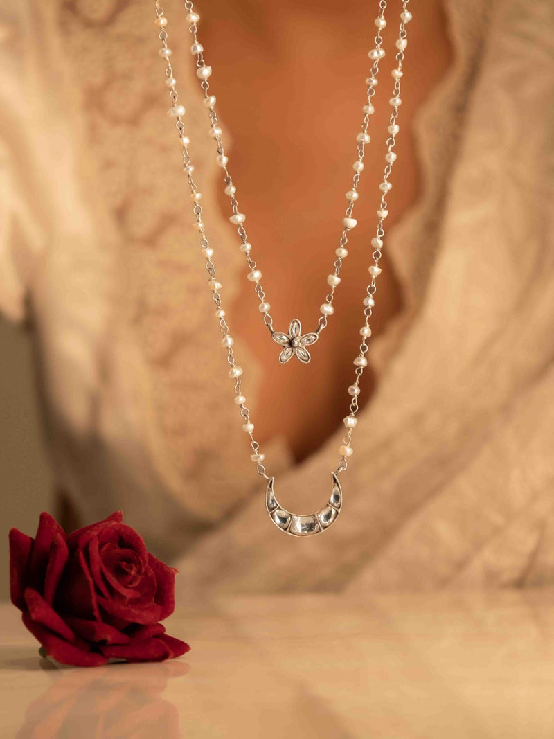 Essence Kundan Chaand Phool Moti Necklace Earring Set