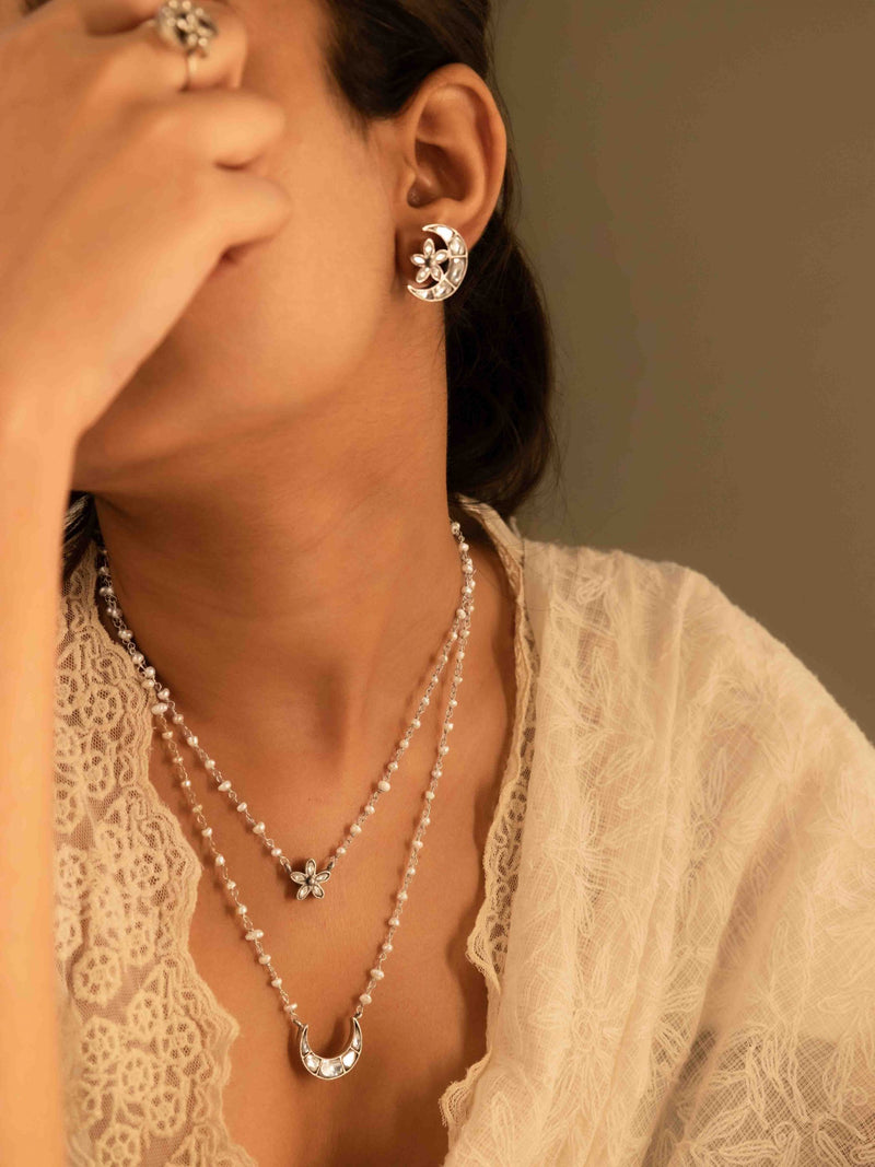 Essence Kundan Chaand Phool Moti Necklace Earring Set