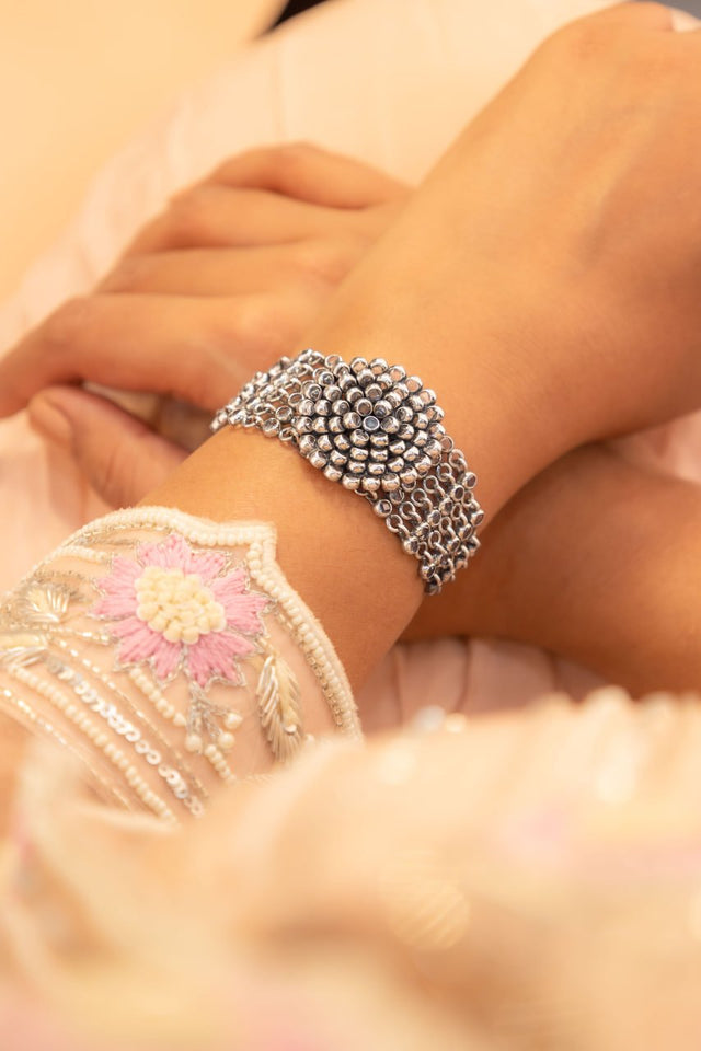 Essence Scintillating Cocktail Bracelet