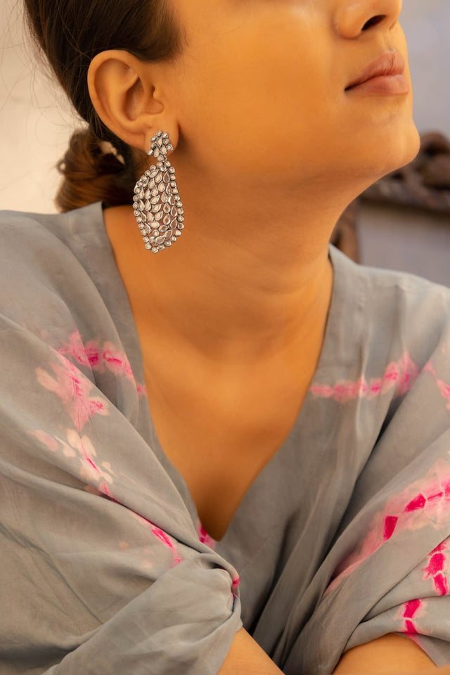 Essence Scintillating Drop Earring