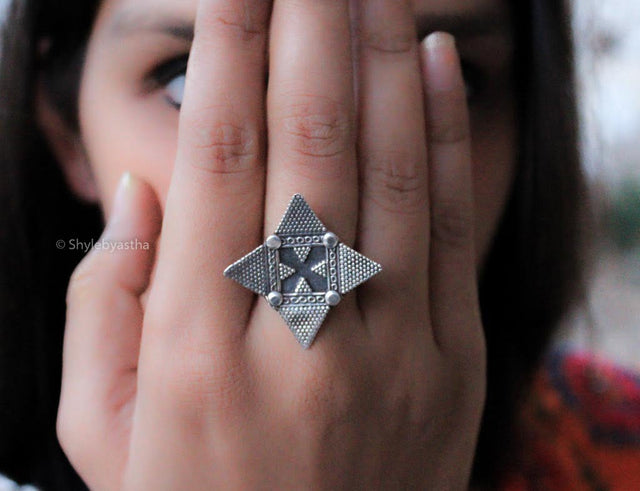 Moh Embossed Quirky Ring