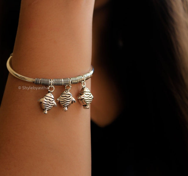 Matsya Charm Floral End Bracelet