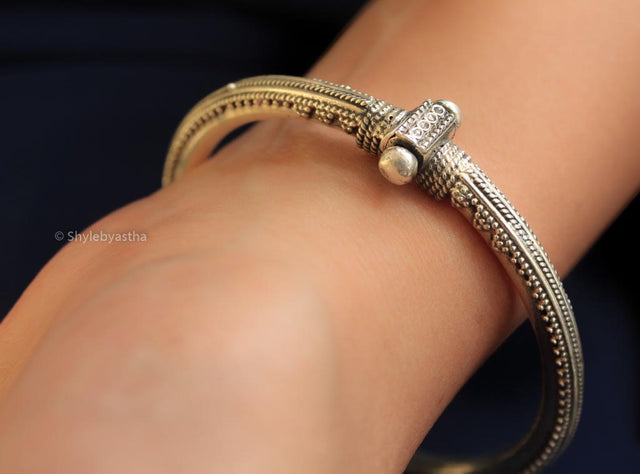 Adya Classic Kada