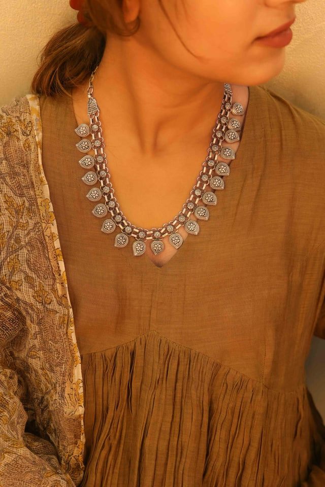 Mizoya Carry Drop Embossed Classic Necklace