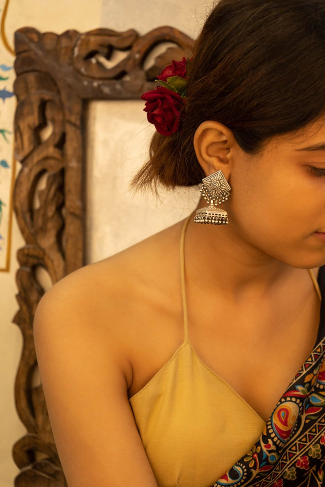 Mizoya Detailed Motif Classic Jhumka