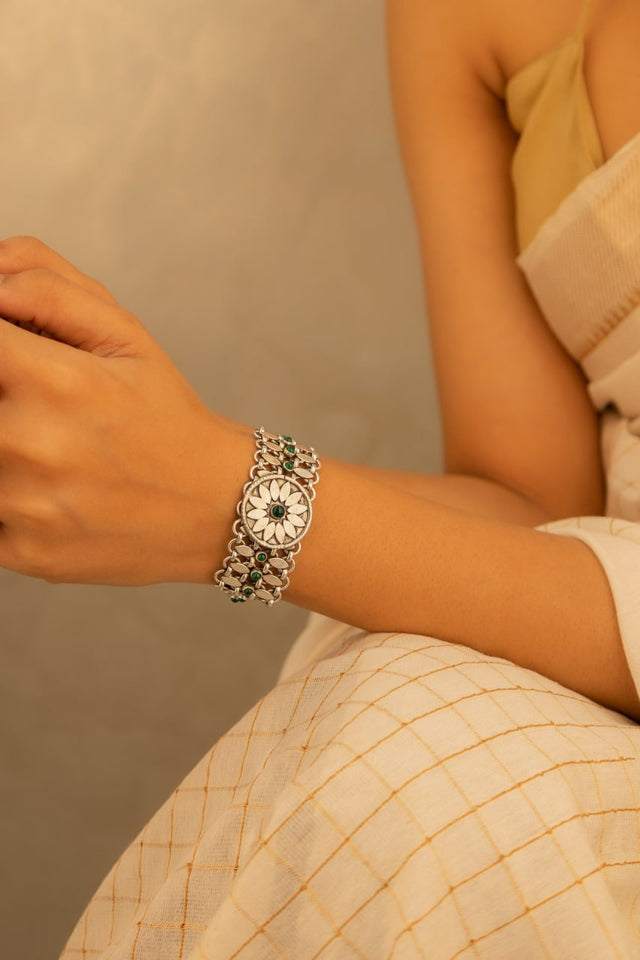 Mizoya Flower Motif Jali Jadau Green Bracelet