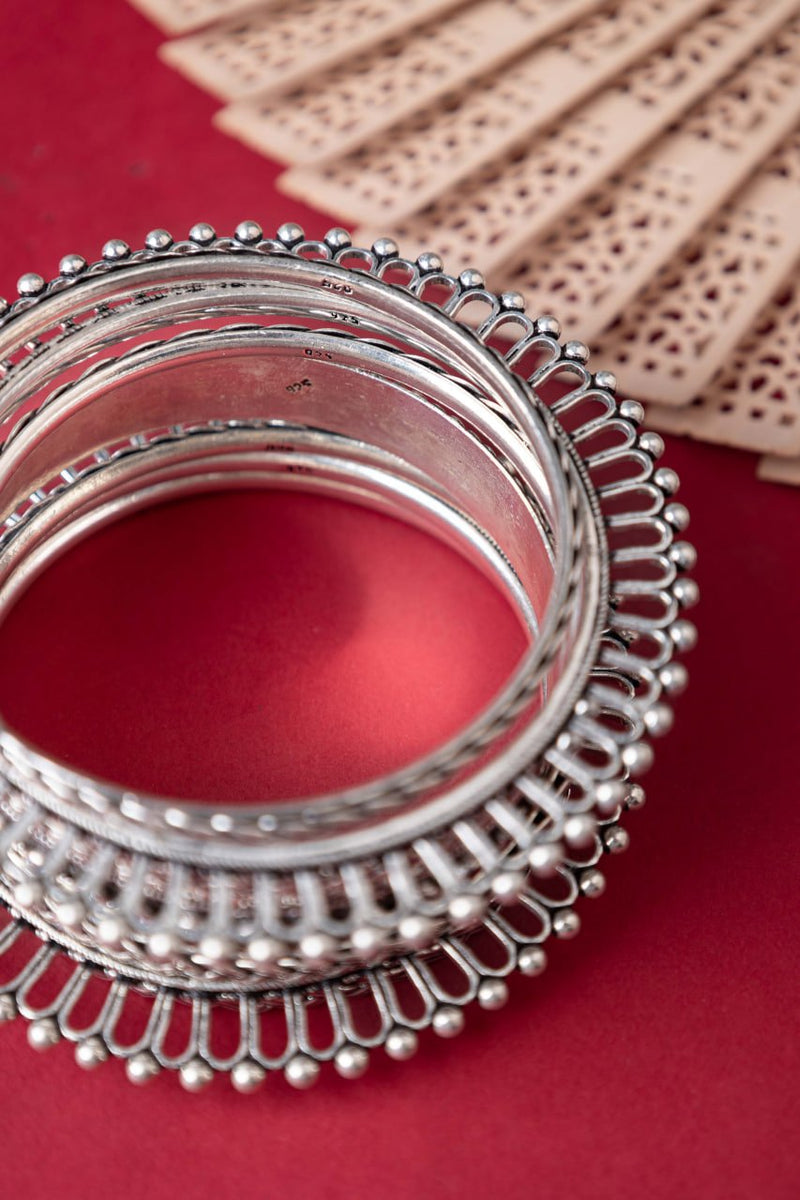 Mizoya Gokhru Embossed Multistone Bangle Set