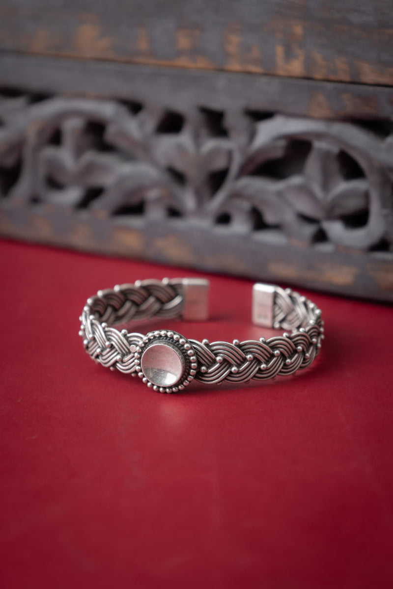 Mizoya Intricate Braid Knot Kada