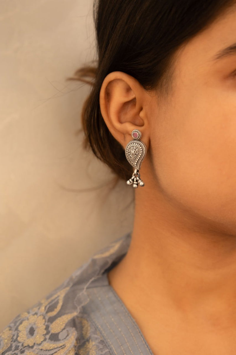 Mizoya Intricate Ghughri Drop Carry Motif Choker Earring Set