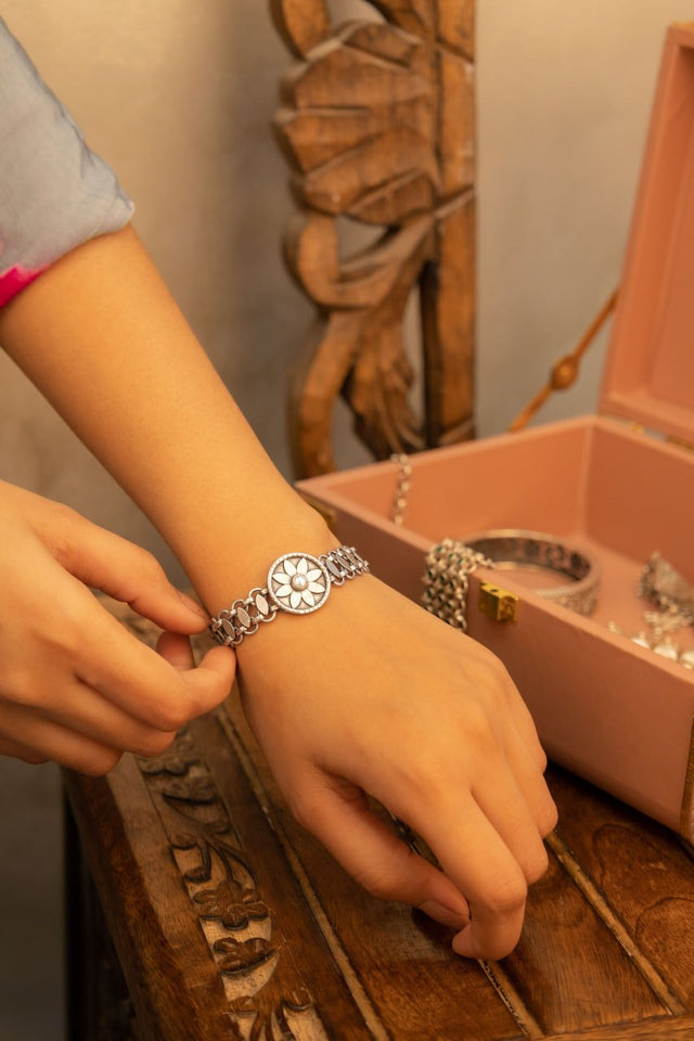 Mizoya Versatile Flower Motif Bracelet