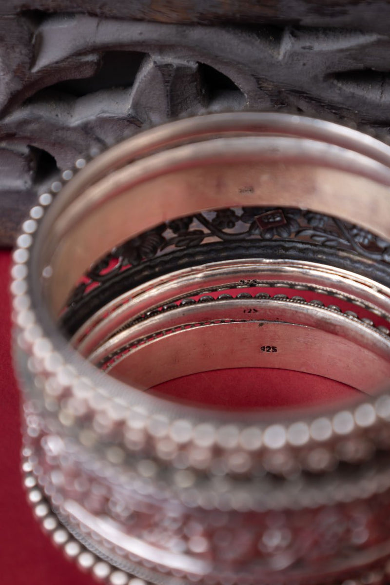 925 pure silver intricate flower classic bangle set, close-up