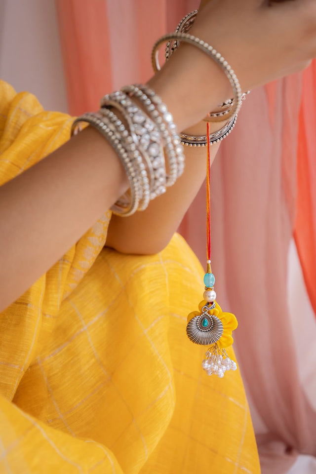 Moh Sea Shell Pendant Blooming Lumba Rakhi