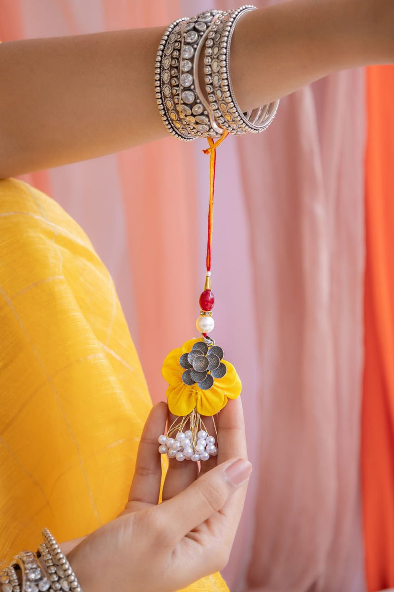 Moh Textured Flower Necklace Blooming Lumba Rakhi
