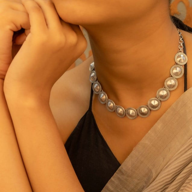 Moh Tikdi Sequence Fine Necklace
