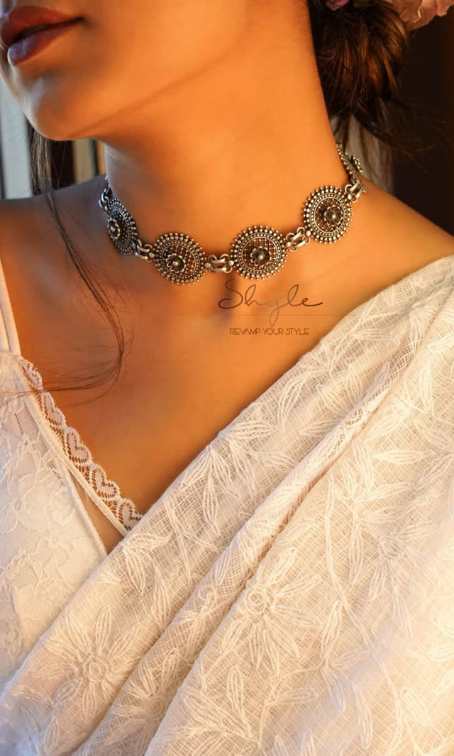 Adya Jali motif Flower Embossed Sequence Choker