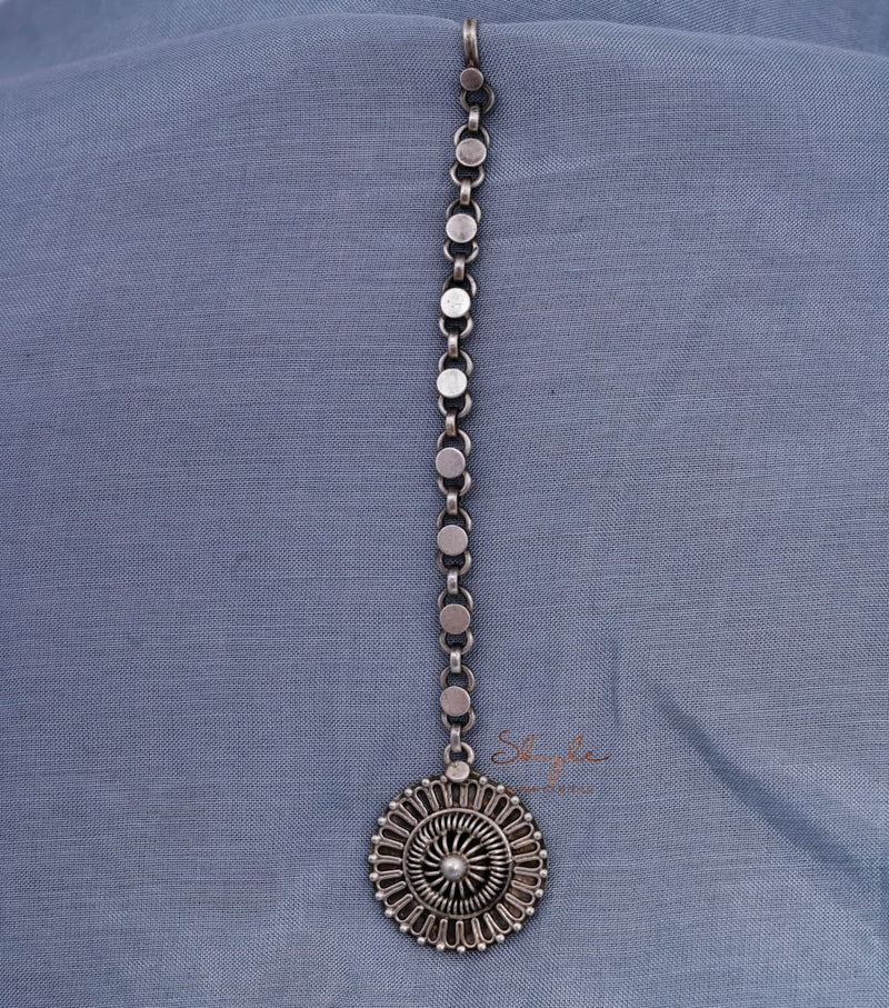 Adya Intricate Timeless Maangtika front