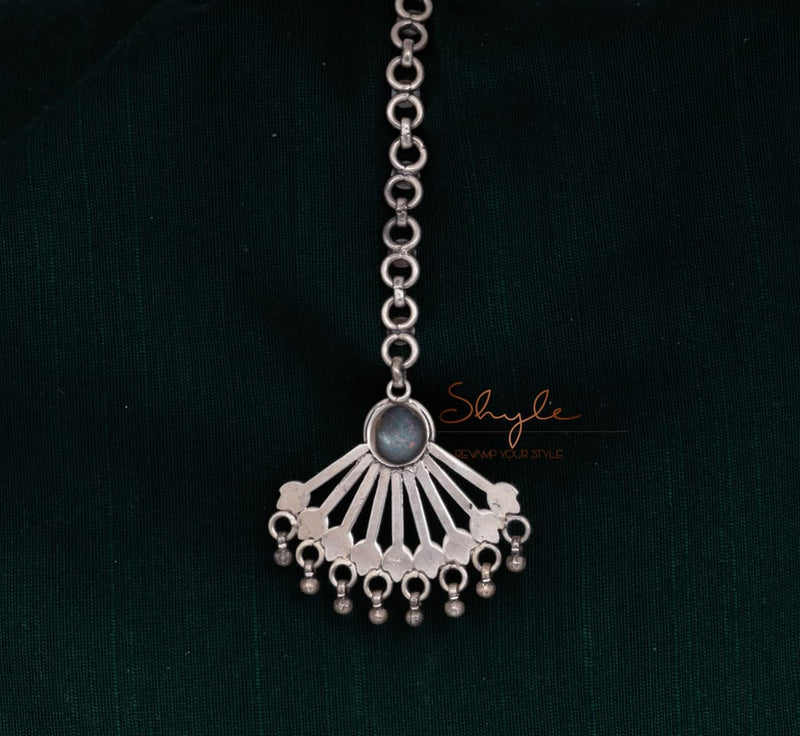 Adya Intricate Pankhi Maangtika back
