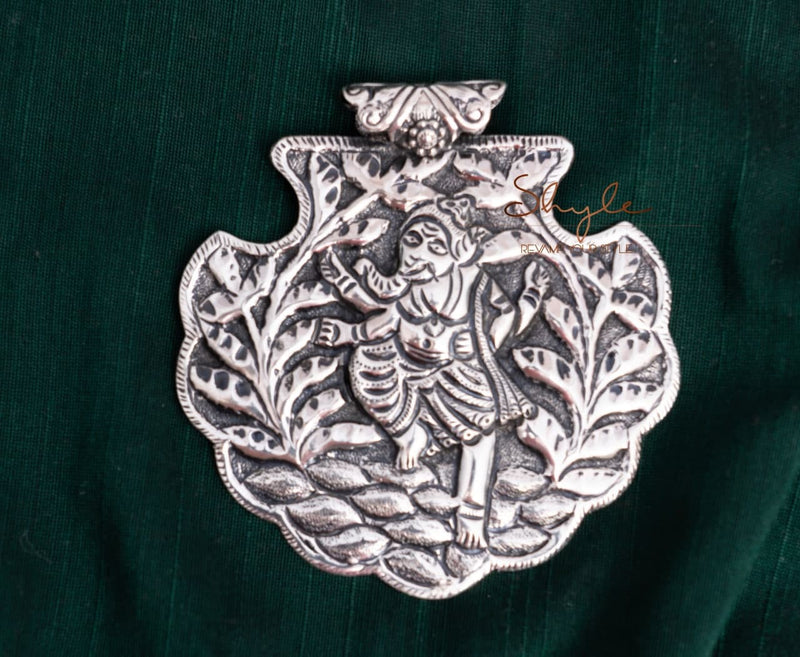Anvaya Ganesha Embossed Pendant