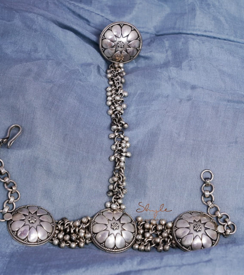 Moh Intricate Petal Motif Ghughri Statement Hathphool front