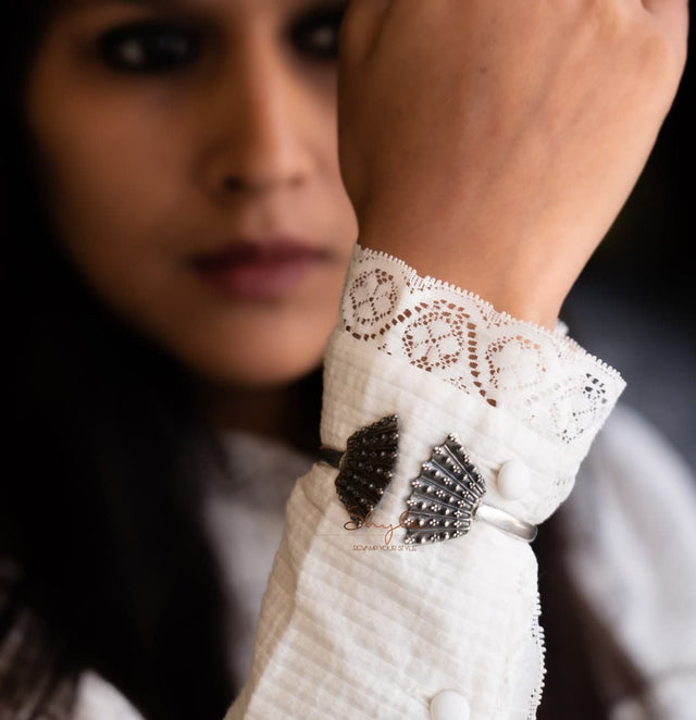Moh Intricate Pankhi Bracelet
