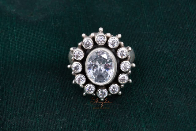 Moh Jadau Scintillating Ring