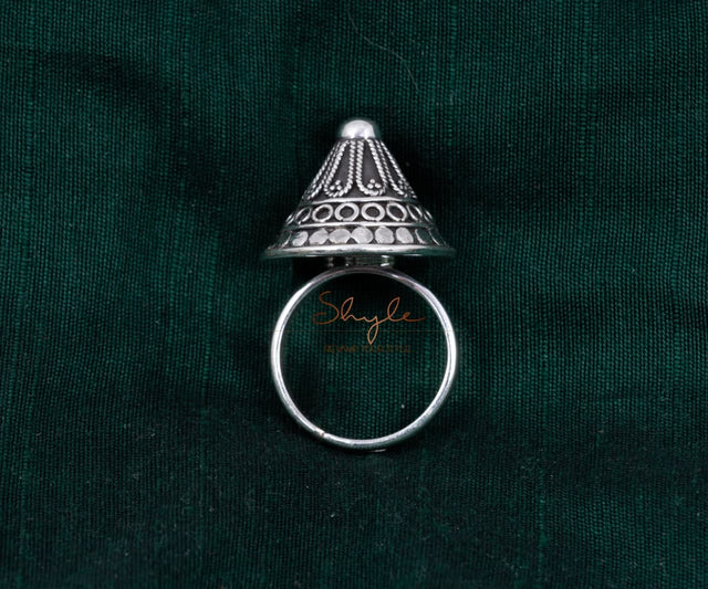 Mizoya Pyramid Ring