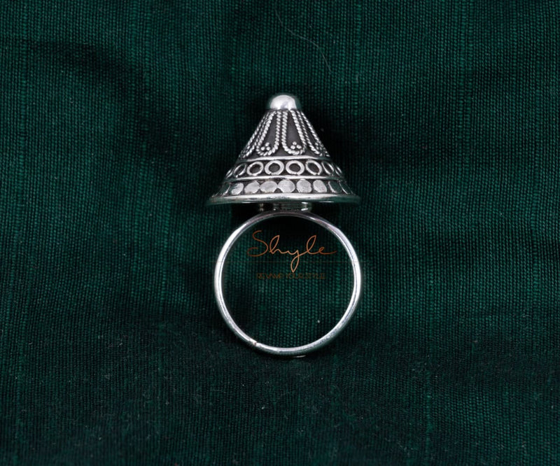 Mizoya Pyramid Ring