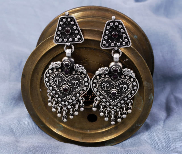Mizoya Paan Drop Classic Earrings