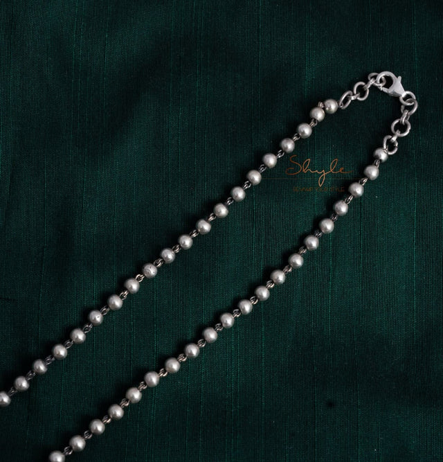 Anvaya Embossed Classic Necklace
