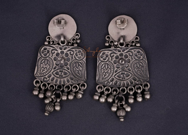 Mizoya Daana Art Motif Intricate Earrings