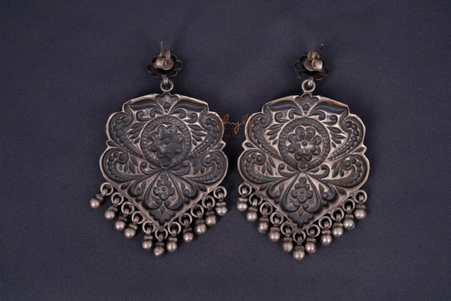 Mizoya Flower Art Embossed Earrings back