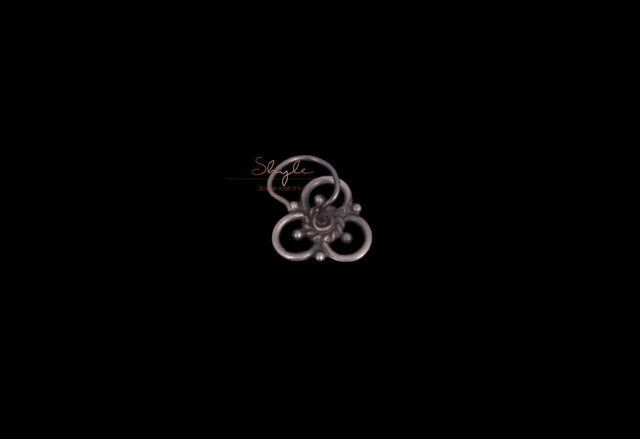 Adya Three Petal Nose ring