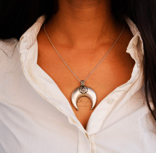 Anvaya Classic Crescent Moon Pendant