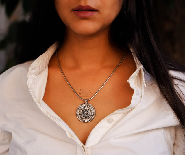 Mizoya Intricate Classic Necklace