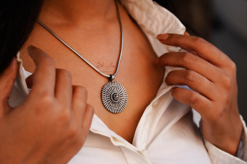 Mizoya Intricate Classic Necklace