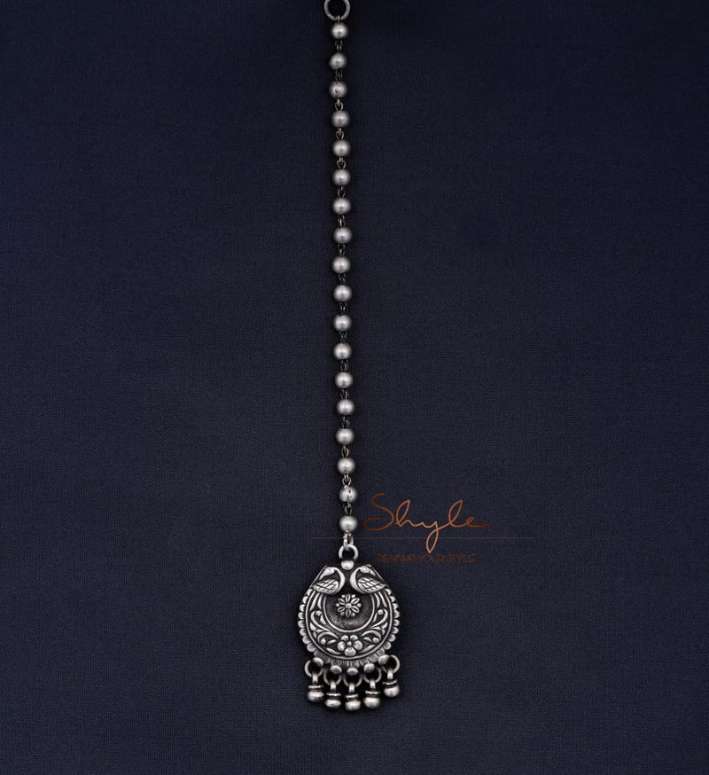 Dulari Petal ghughri Maangtika front