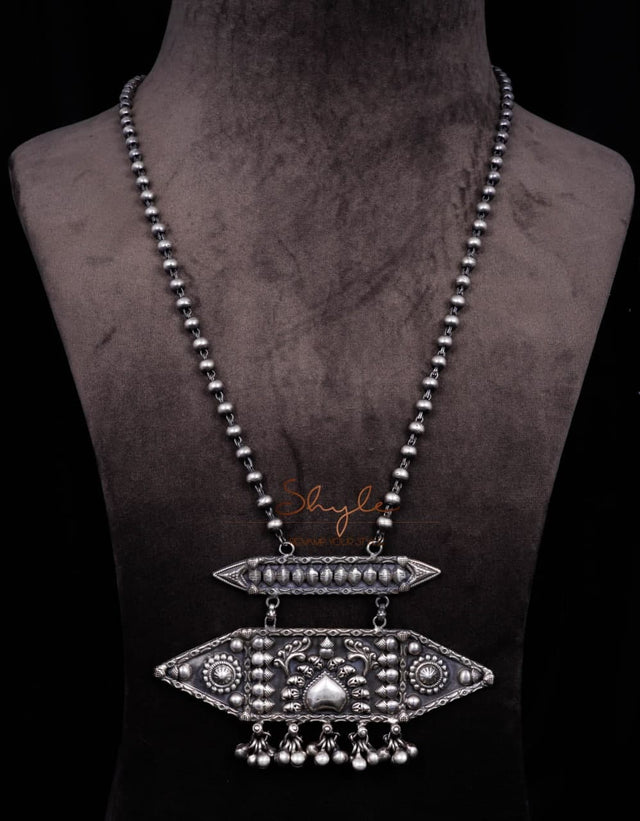 Mizoya Detailed Motif Layered Necklace