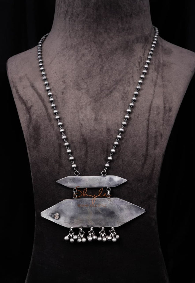 Mizoya Detailed Motif Layered Necklace
