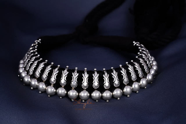 Moh Classic Ball Choker