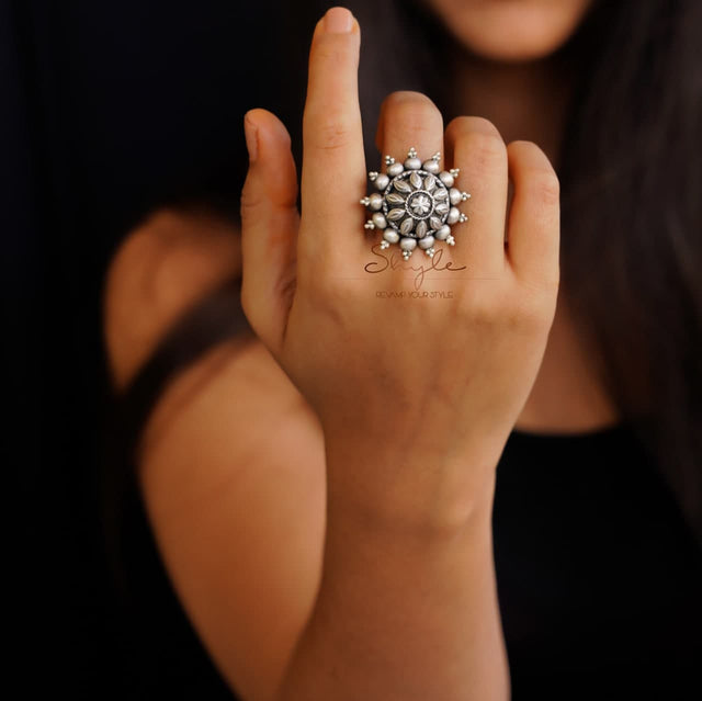 Mizoya Embossed Intricate Ring