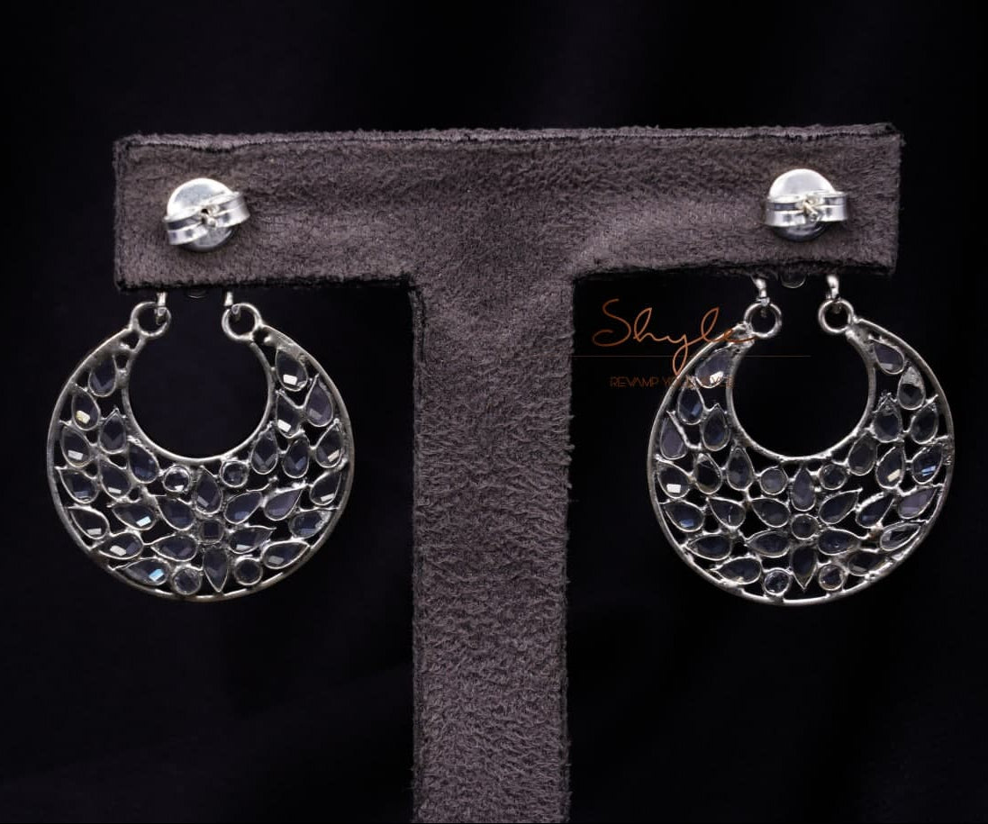 Essence Scintillating Petal Motif Earrings back