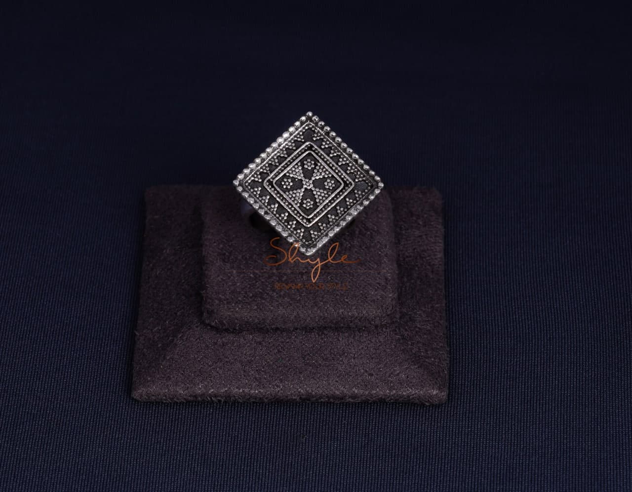 Moh Intricate Work Wear Basics